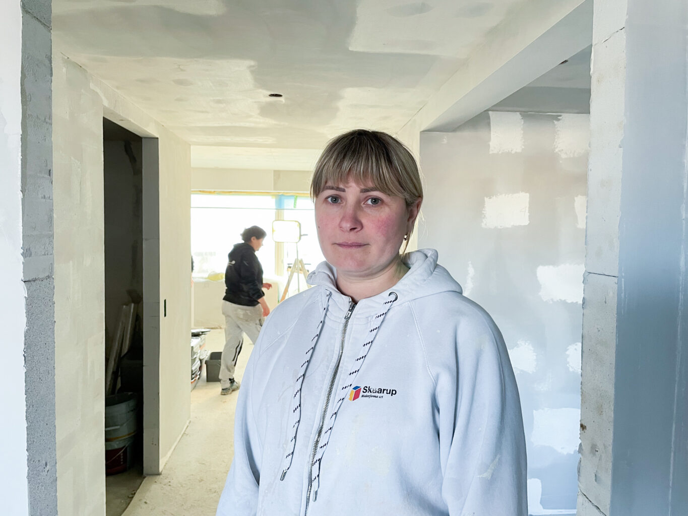 Ukrainske Hanna Prykhodko er ansat som maler uden at kunne tale dansk. Hun er én af de rekordmange aalborgensere, som er eller har været i gang med integrationsgrunduddannelsen, IGU.